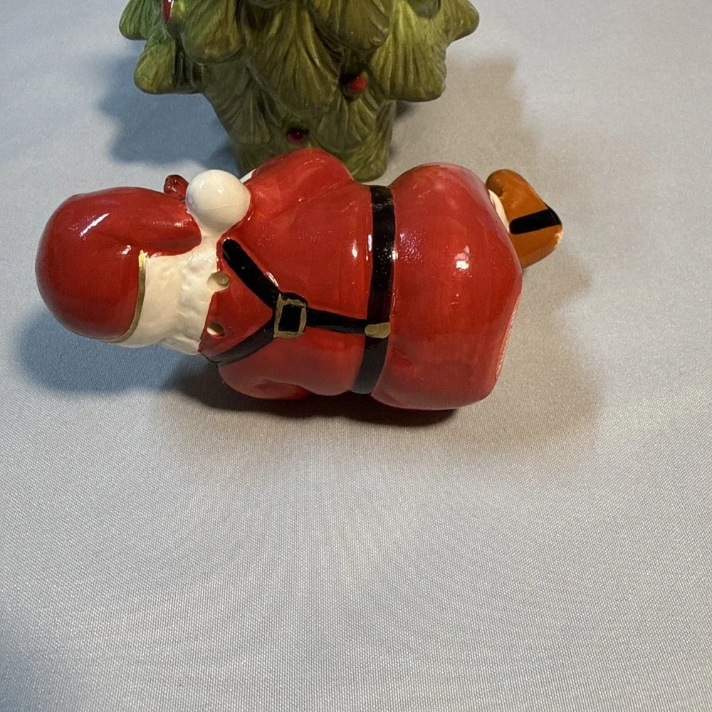Vintage Cracker Barrel Season of Peace Black Santa Salt Pepper Shaker Christmas